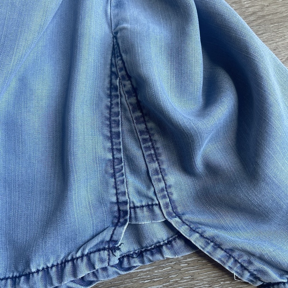 Holding Horses Womens Embroidered Chambray Shirt Small Roll Tab Button Down Blue - Picture 7 of 9